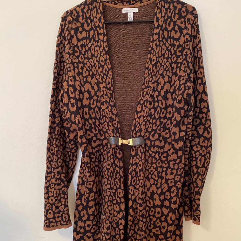 Long cardigan with buckle closure